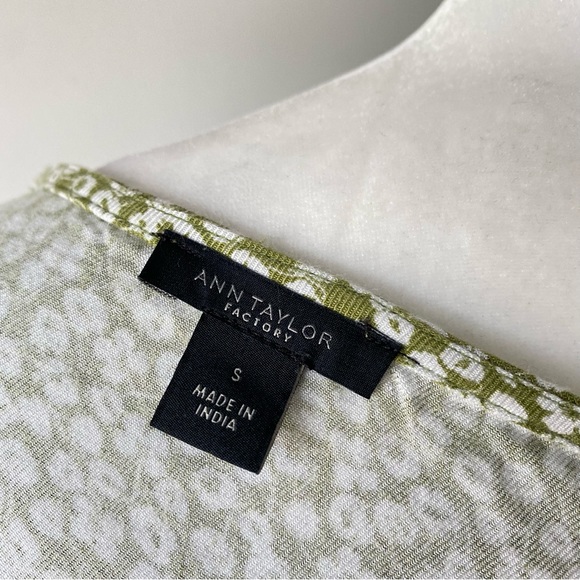 Cottage Button Dress - Picture 7 of 11